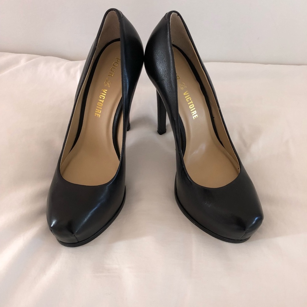 Pour La Victoire pumps
